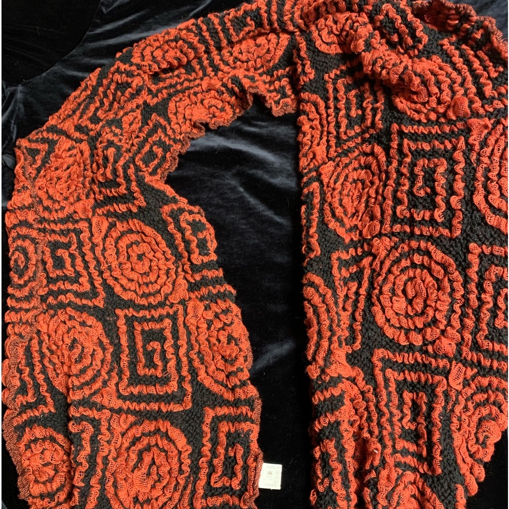 Red and black polyester fashion scarf